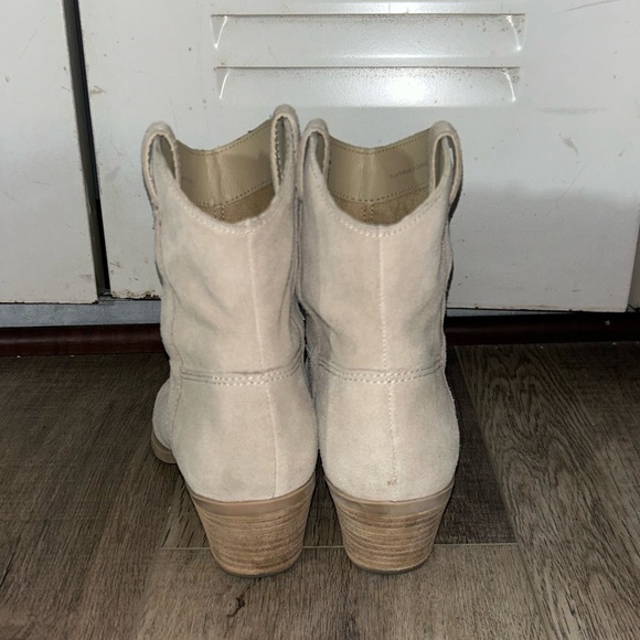 Dolce Vita Western Booties - Picture 4 of 7